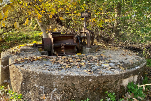 Deposito de agua en el campo para abastecer de agua potable realizado por al proyectos medioambientales